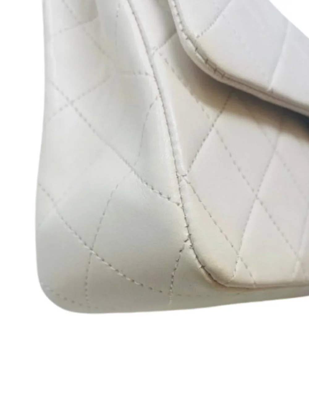White Chanel Flap Bag Small Classic Flap White Lambskin Gold Hardware Vintage - Picture 10 of 15